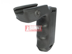 MFT React Magwell Grip (RMG). Allows less effort to direct muzzle - BK